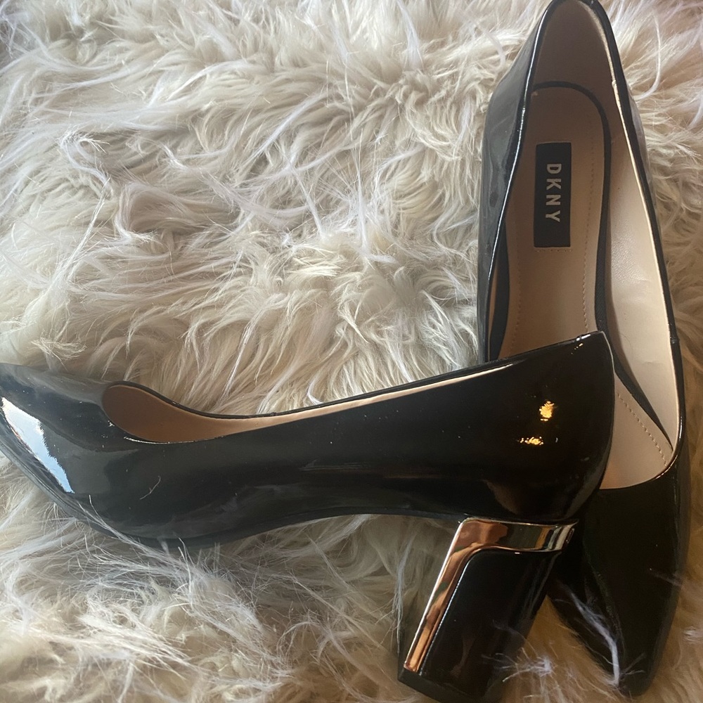 DKNY Black Patent Leather pumps. Size 6.5